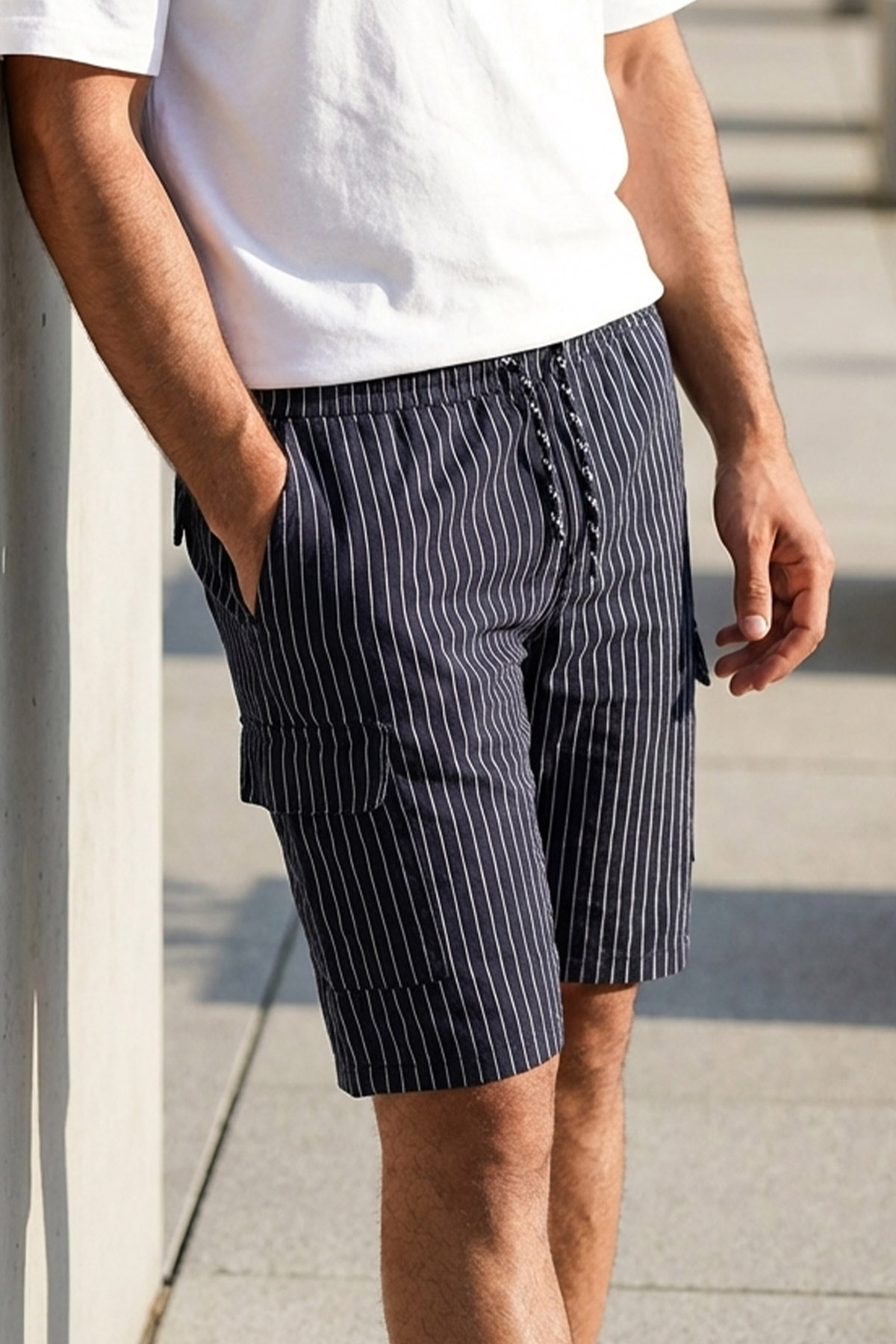 Siyah Çizgili Kargo Cepli Pamuklu Şort detay görseli – Aynı gün kargo ve ücretsiz iade | Wingetstar